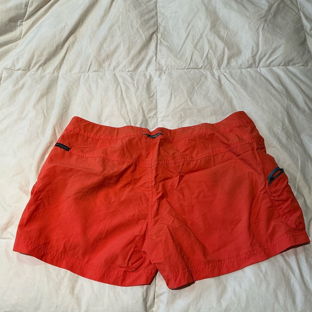 COLUMBIA Women's orange Outdoor Shorts size large - Picture 3 of 3